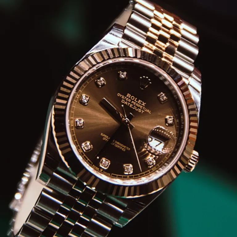 Bracelet Rolex pour homme : l’art du détail au poignet