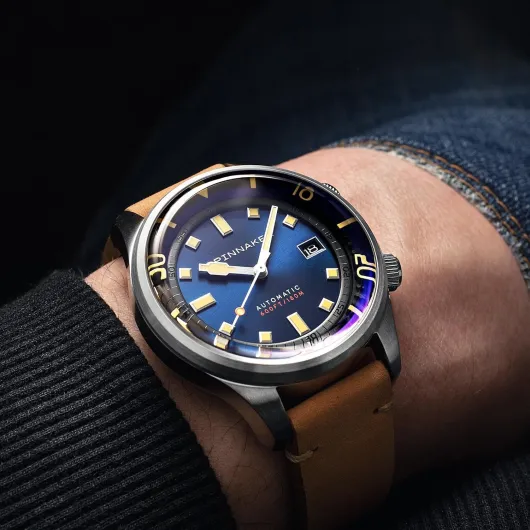 Spinnaker pour Homme 42 mm Bradner Automatique 3 Aiguilles Montre avec Bracelet en Cuir Véritable ou Acier Inoxydable SP-5062 Tidal Blue